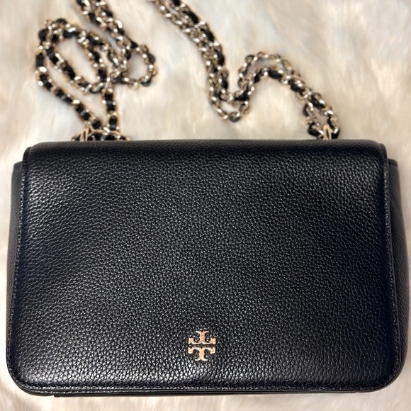 TORY BURCH EMERSON BLACK SAFFIANO LEATHER GOLD CHAIN LOGO SHOULDER BAG - Picture 1 of 9